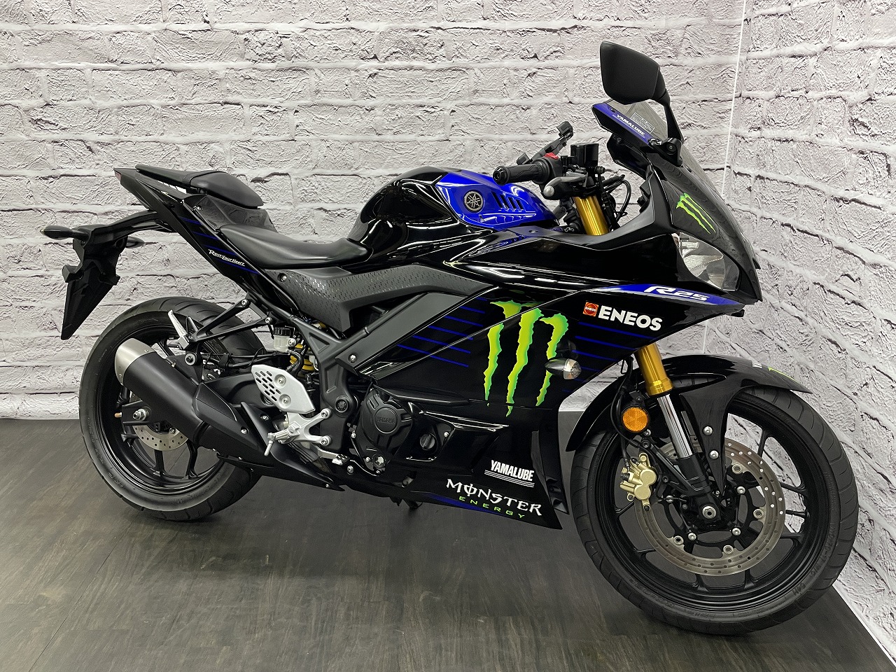 YZF-R25